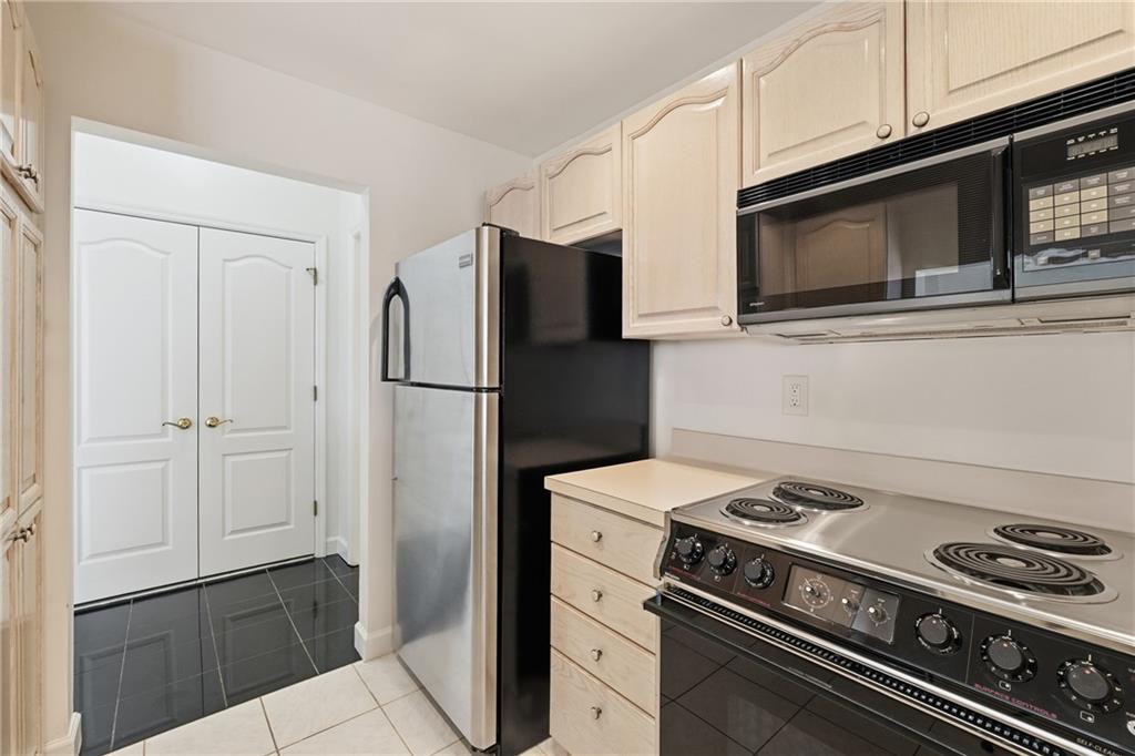 3475 Oak Valley Road NE Unit 1610