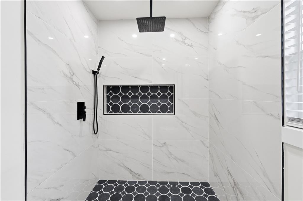 2348 Marneil Drive NE