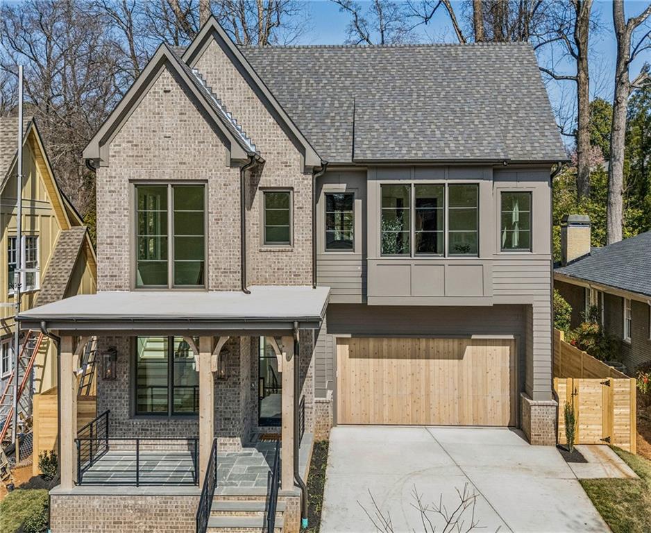 854 Courtenay Drive NE