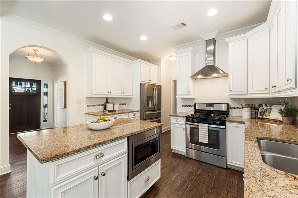 2533 Drew Valley Road NE