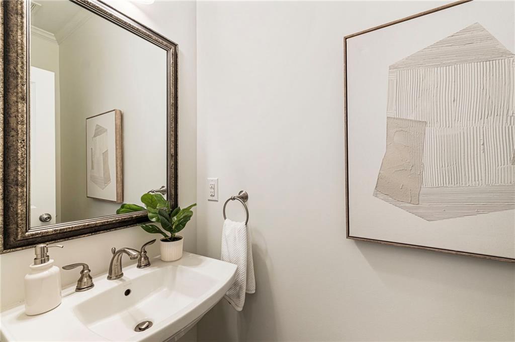 2533 Drew Valley Road NE