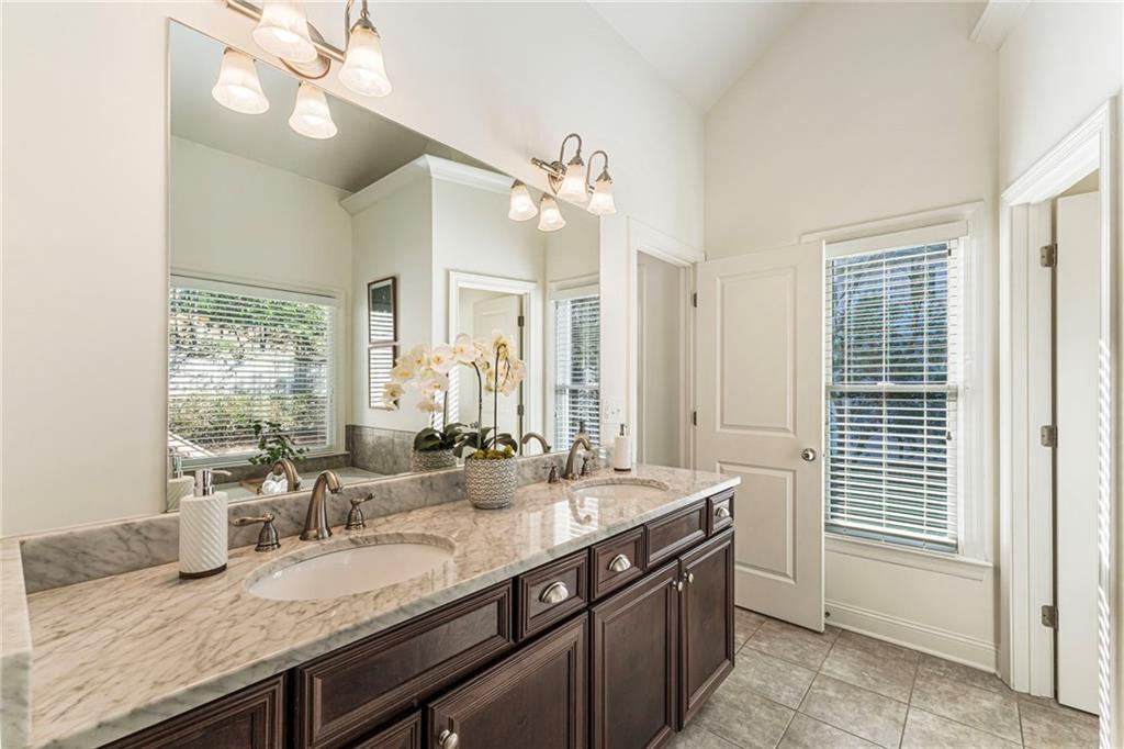 2533 Drew Valley Road NE