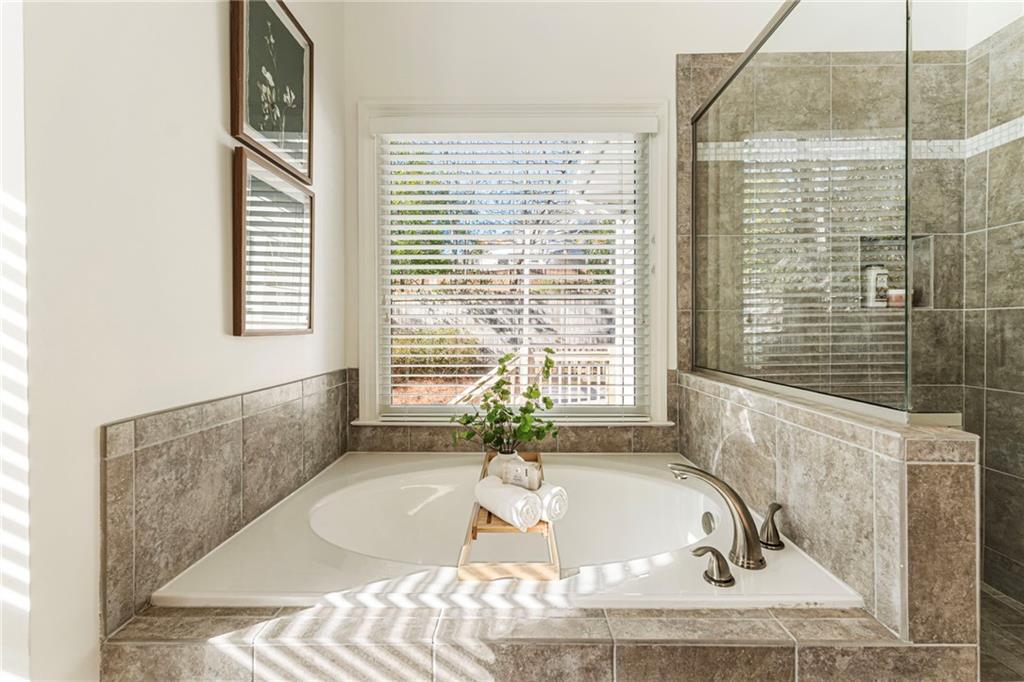 2533 Drew Valley Road NE