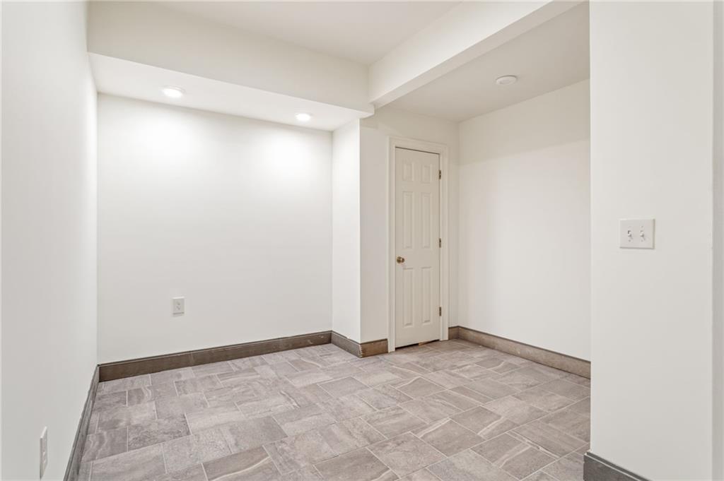 31 Paces West Place NW