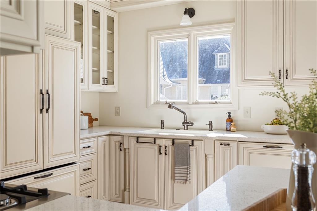 31 Paces West Place NW