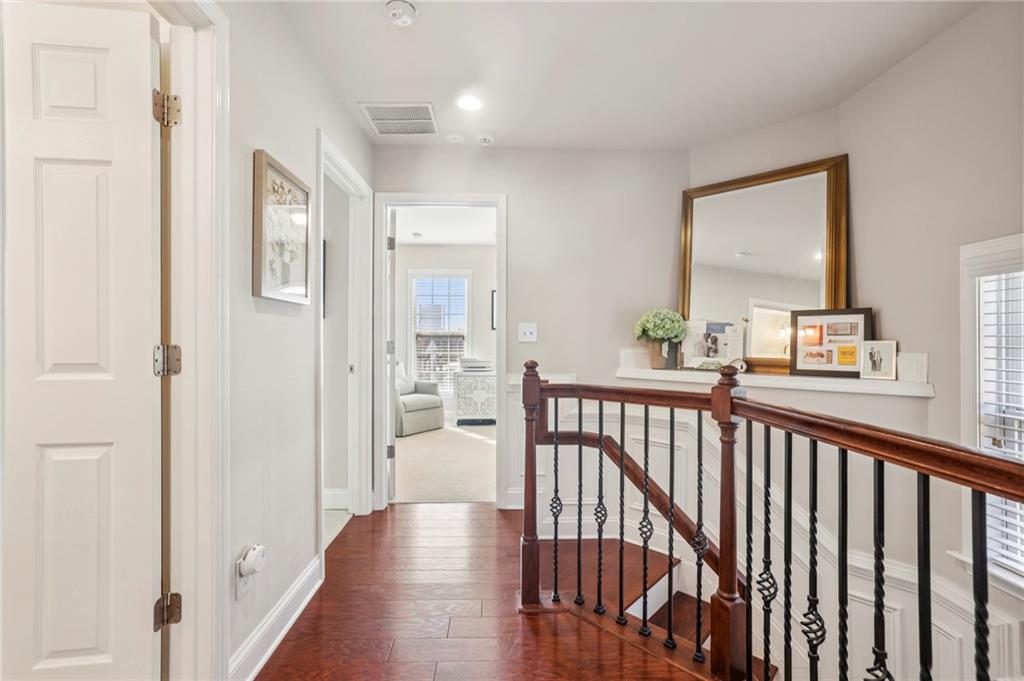 356 Ardmore Court NW