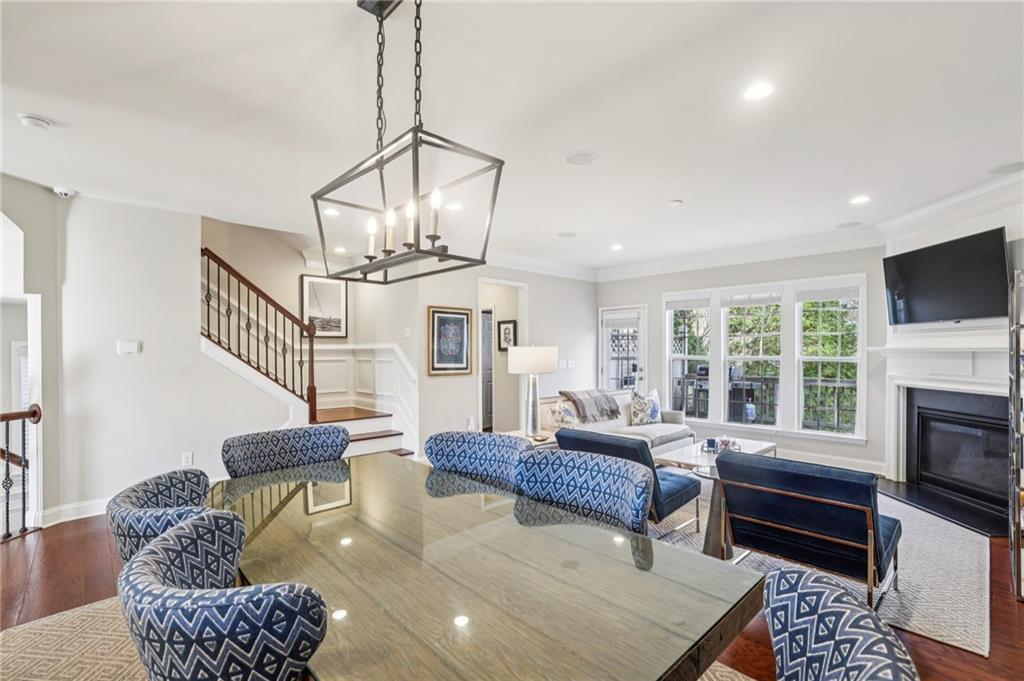 356 Ardmore Court NW