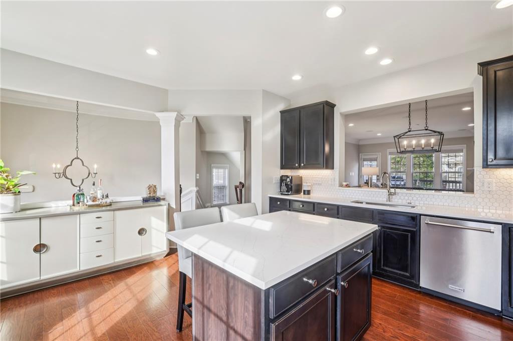 356 Ardmore Court NW