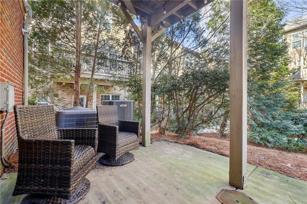 356 Ardmore Court NW