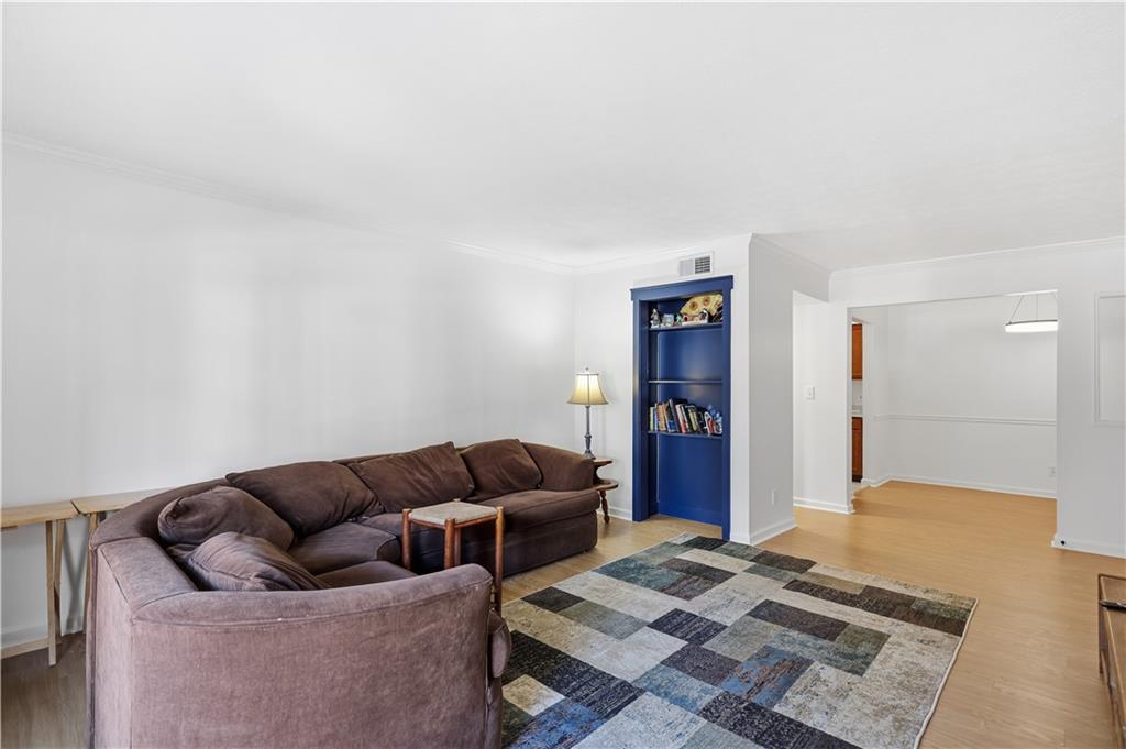 3705 Essex Avenue Unit 6