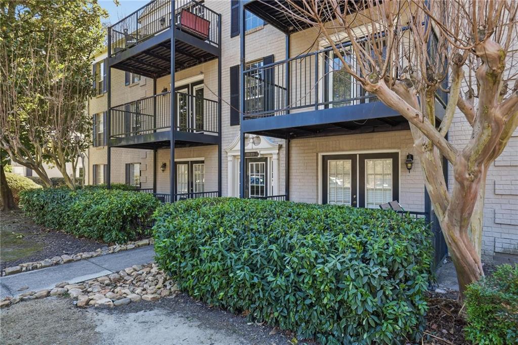 3705 Essex Avenue Unit 6