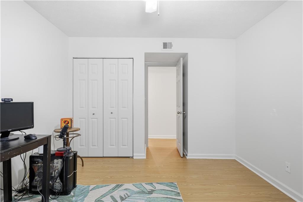 3705 Essex Avenue Unit 6