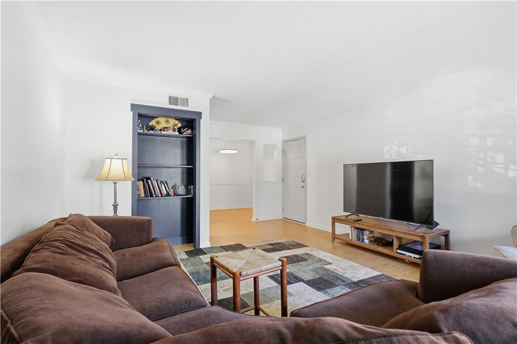 3705 Essex Avenue Unit 6