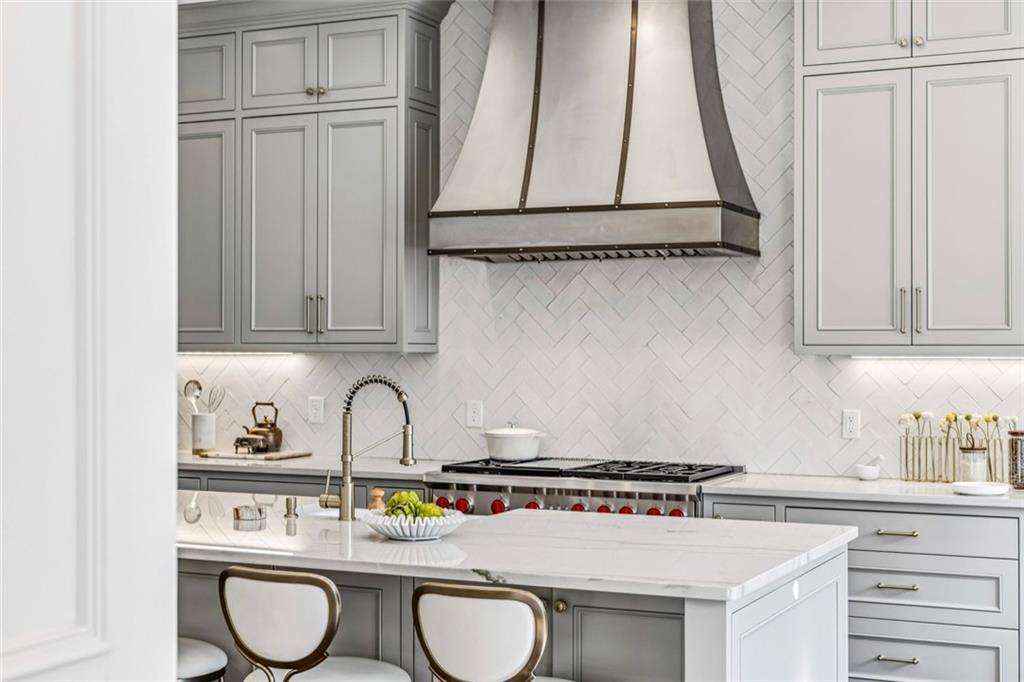 130 Blackland Road NW