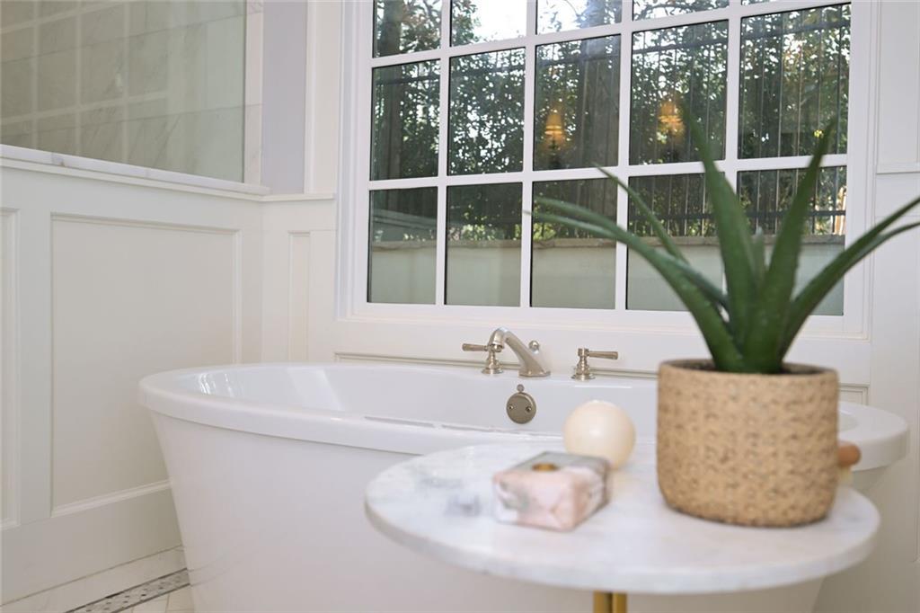 130 Blackland Road NW