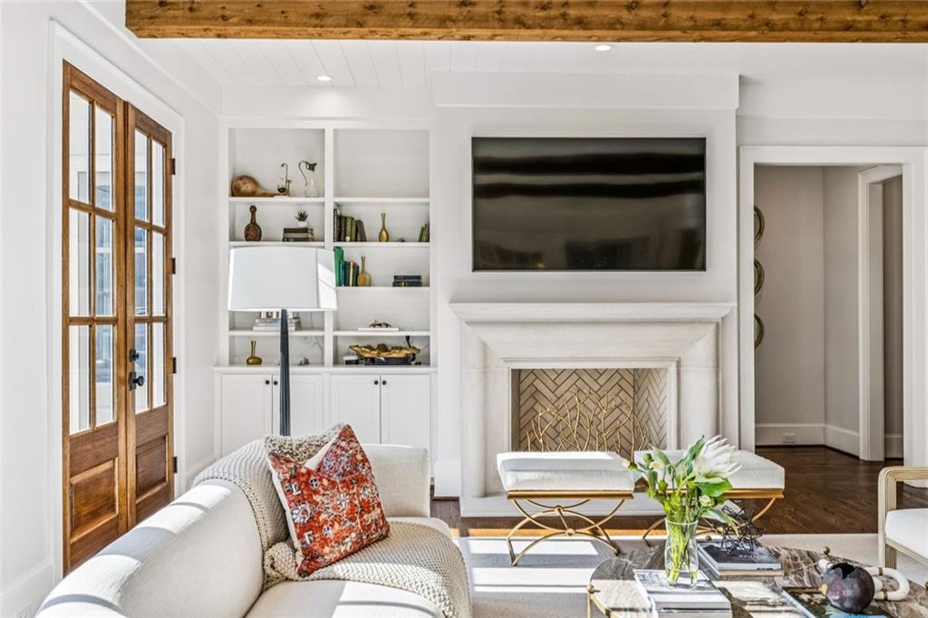 130 Blackland Road NW