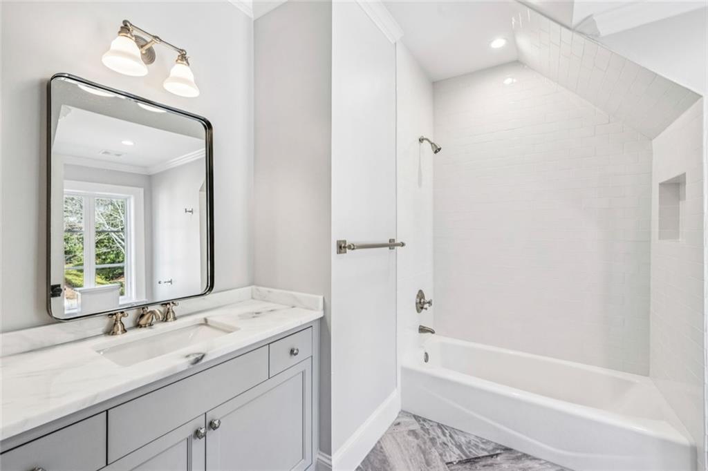 130 Blackland Road NW