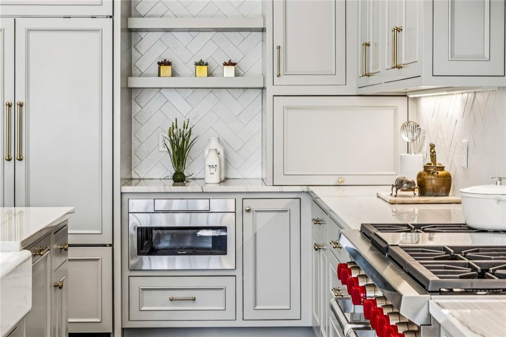 130 Blackland Road NW