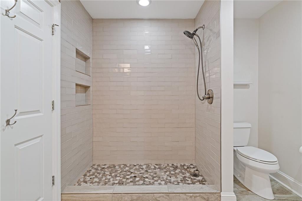 211 Colonial Homes Drive NW Unit 2106