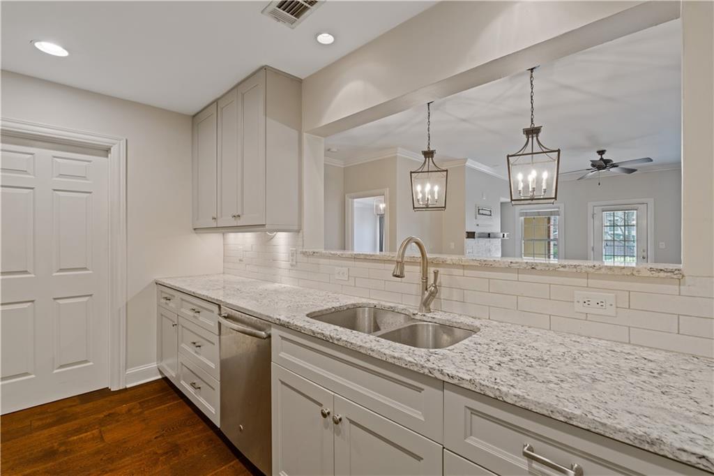 211 Colonial Homes Drive NW Unit 2106