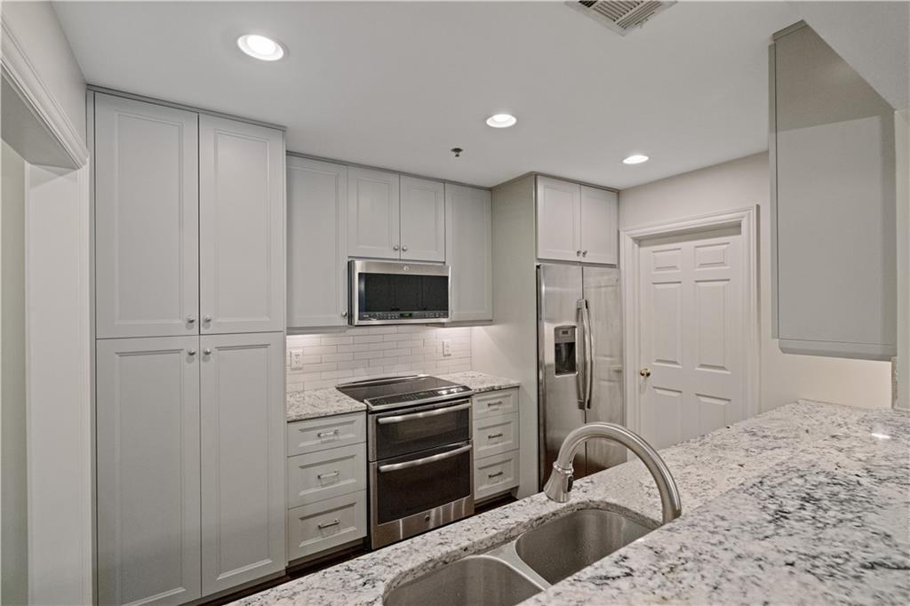 211 Colonial Homes Drive NW Unit 2106