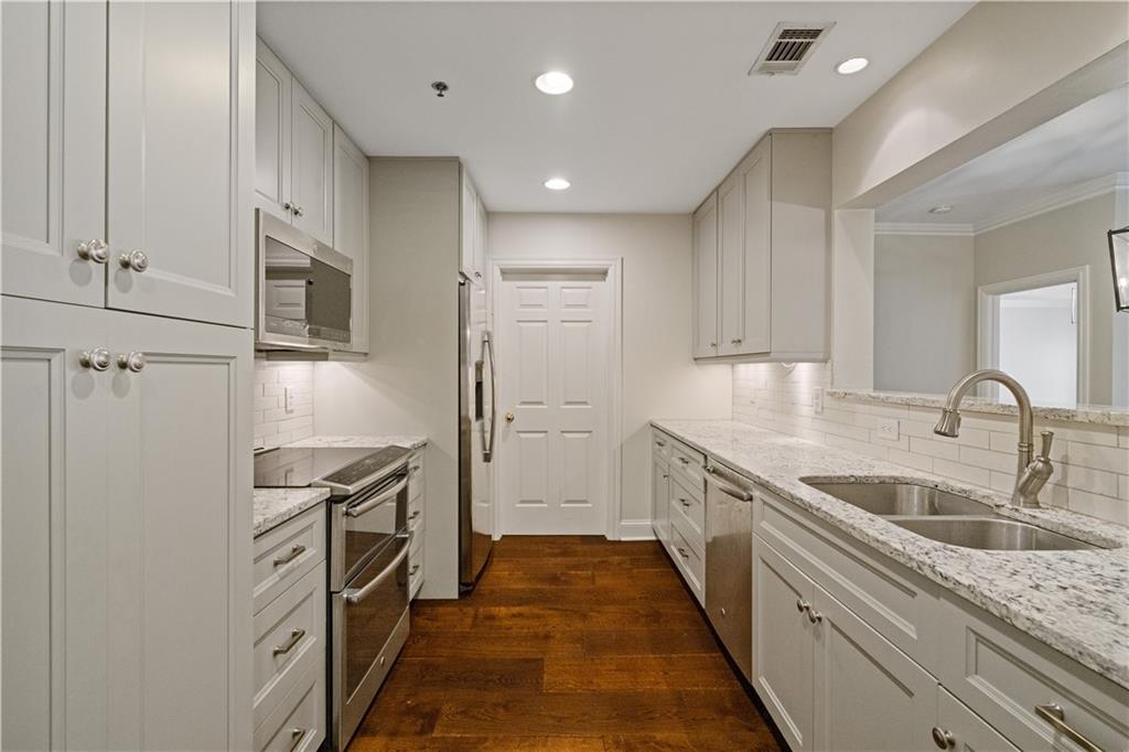 211 Colonial Homes Drive NW Unit 2106