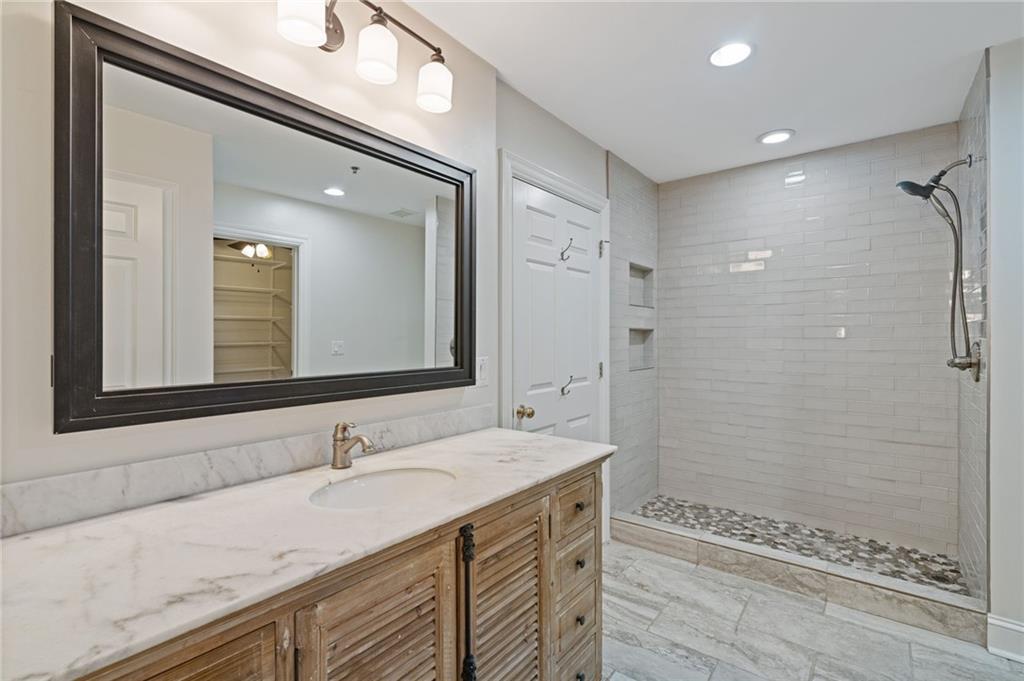 211 Colonial Homes Drive NW Unit 2106