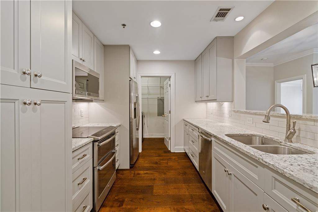 211 Colonial Homes Drive NW Unit 2106