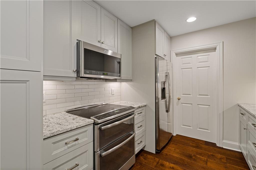 211 Colonial Homes Drive NW Unit 2106