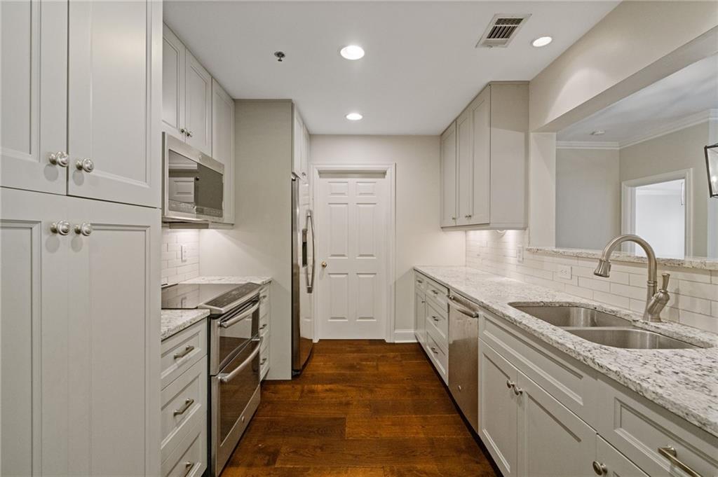 211 Colonial Homes Drive NW Unit 2106