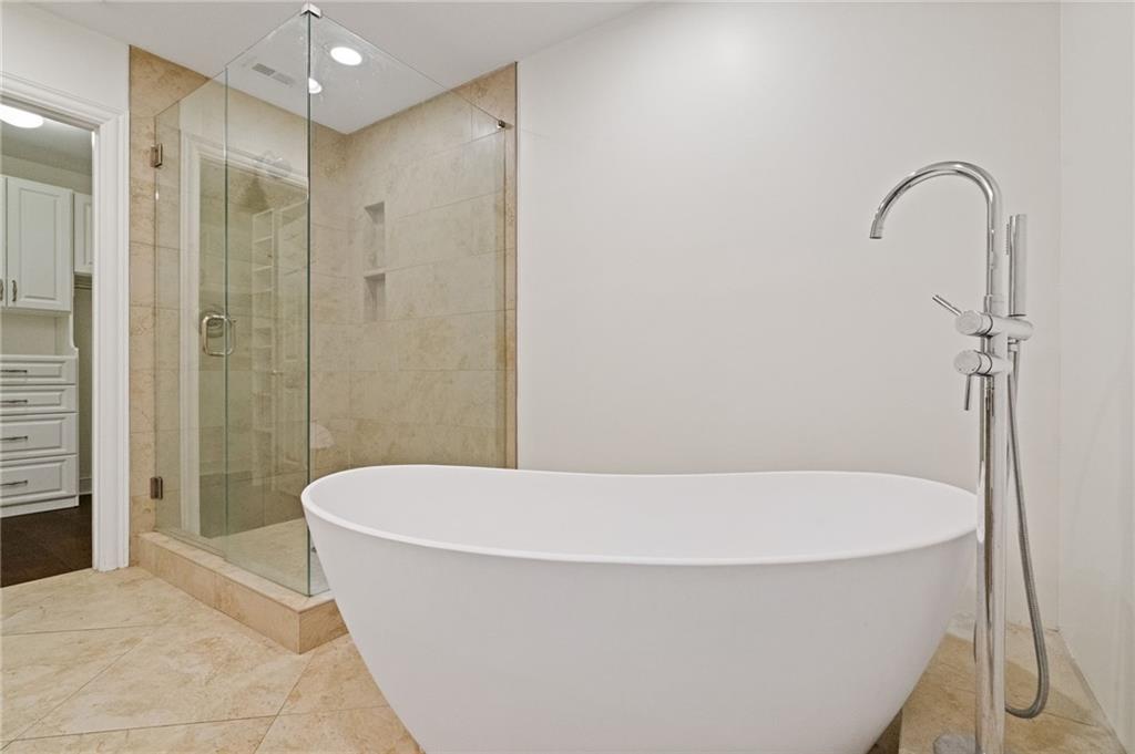 211 Colonial Homes Drive NW Unit 2106