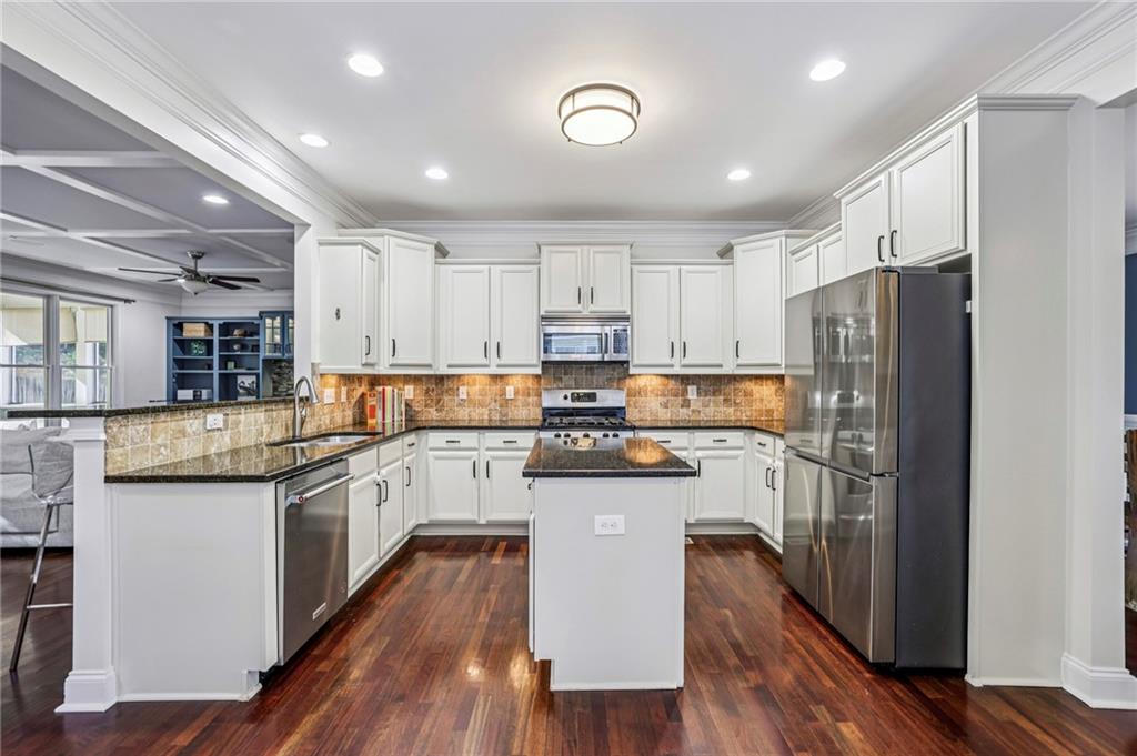 2588 Defoors Ferry Road NW