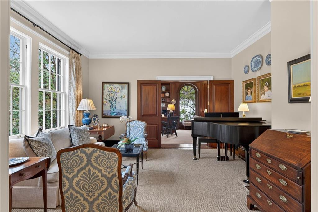 2552 Habersham Road NW