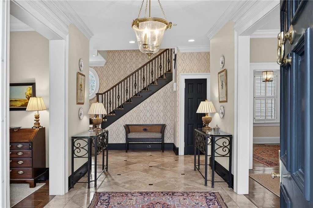 2552 Habersham Road NW