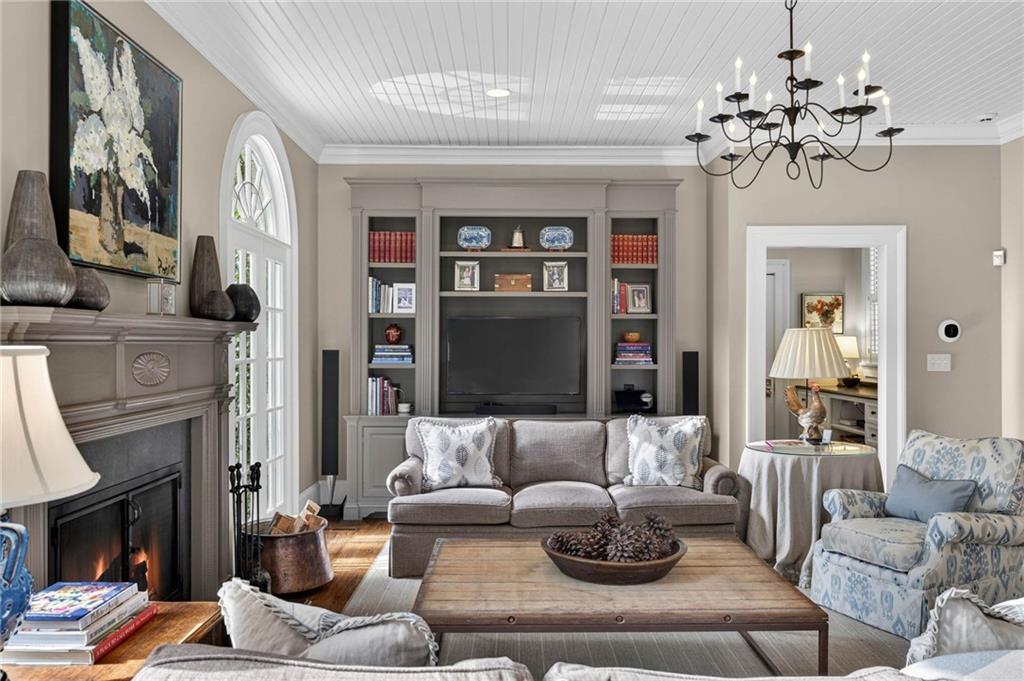 2552 Habersham Road NW