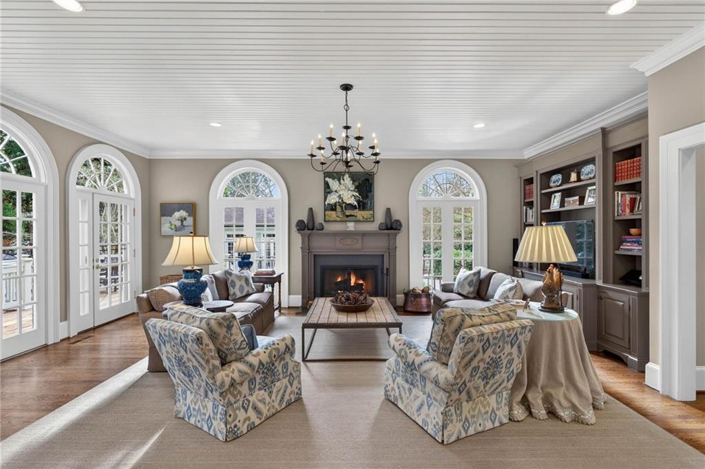 2552 Habersham Road NW