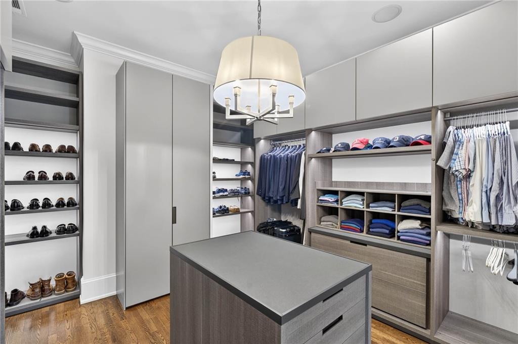 2552 Habersham Road NW