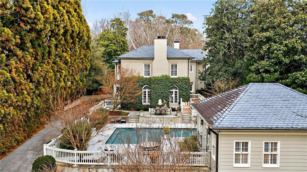 2552 Habersham Road NW