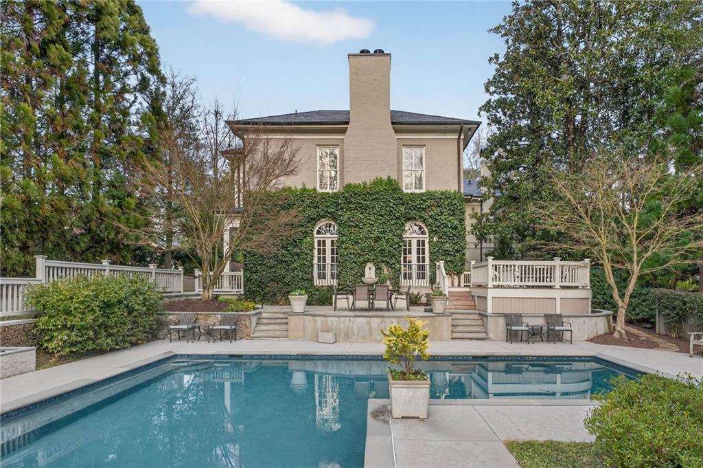 2552 Habersham Road NW