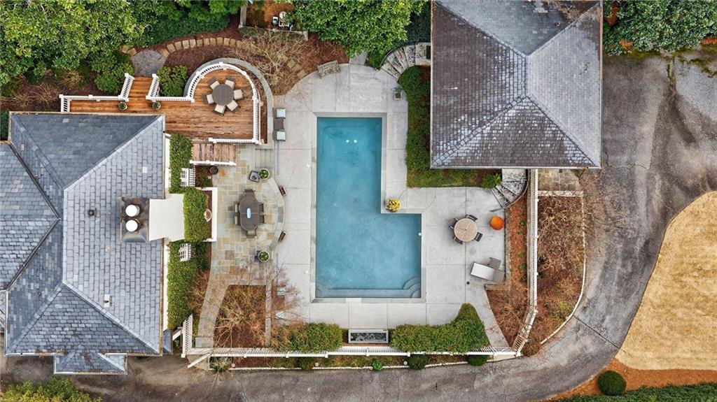 2552 Habersham Road NW