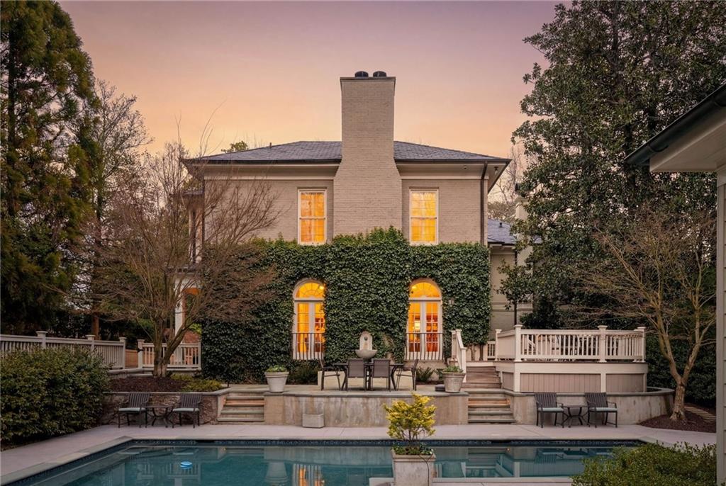 2552 Habersham Road NW