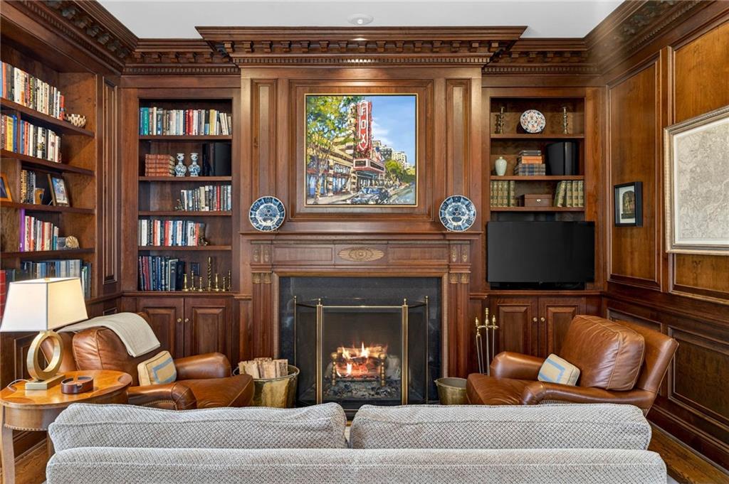 2552 Habersham Road NW