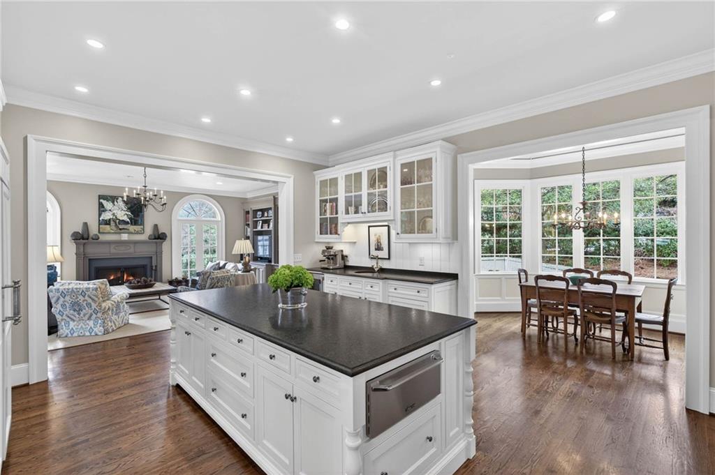 2552 Habersham Road NW