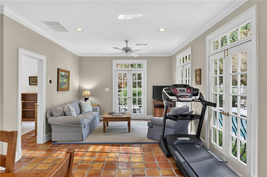 2552 Habersham Road NW