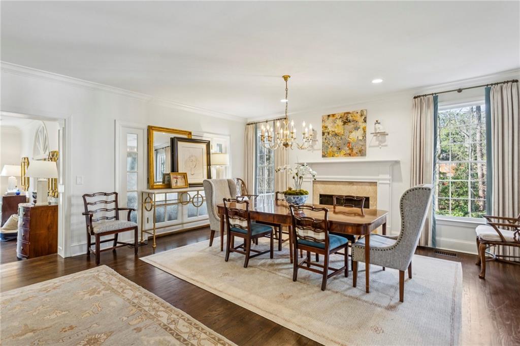 985 Club Commons Circle NE