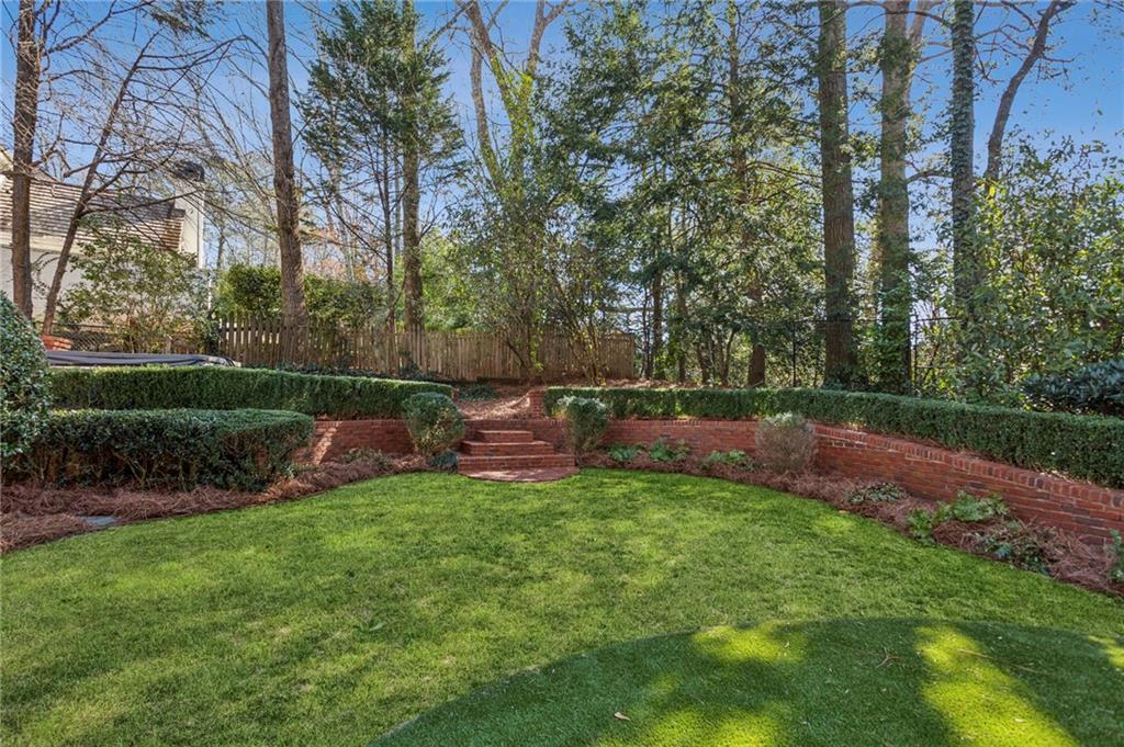 985 Club Commons Circle NE