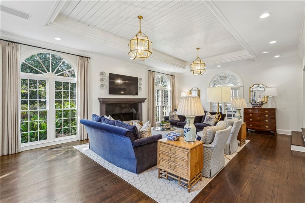 985 Club Commons Circle NE