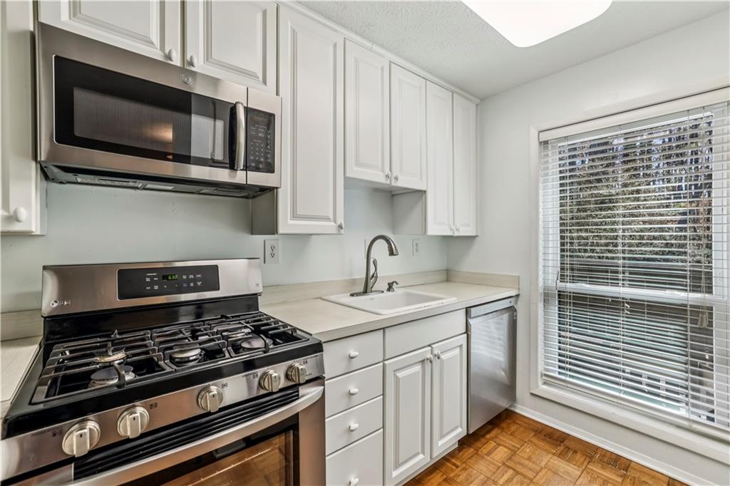 1503 Woodcliff Drive NE