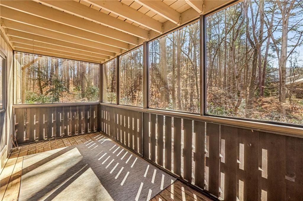 1503 Woodcliff Drive NE