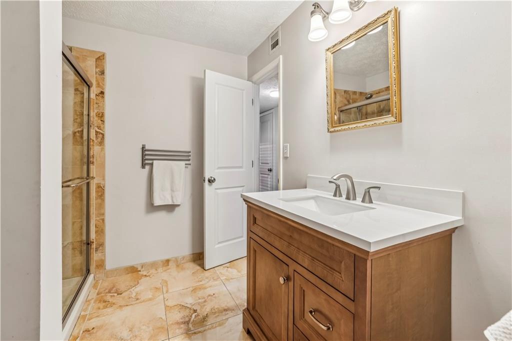 1503 Woodcliff Drive NE